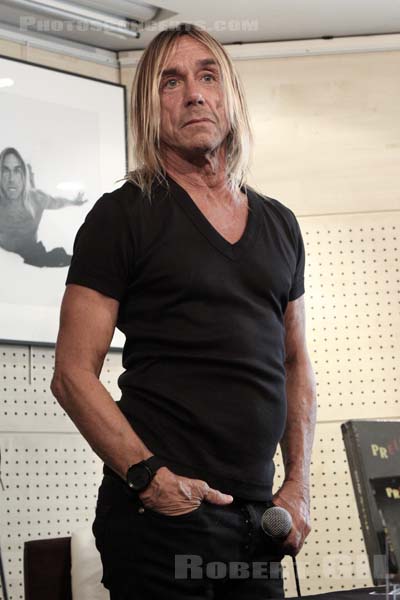 IGGY POP - 2009-05-25 - PARIS - FNAC St Lazare - 